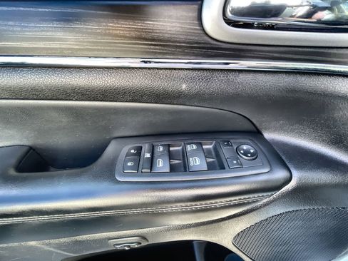 Used 2022 Jeep Grand Cherokee Limited w/ Trailer Tow Group IV image 24