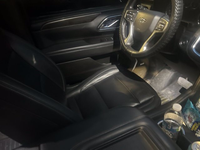 Used 2021 Chevrolet Tahoe Z71 w/ Luxury Package AWD/4WD image 5