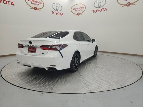 Used 2024 Toyota Camry SE image 8