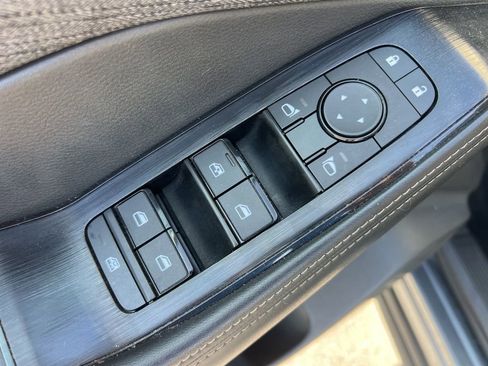 Used 2023 Nissan Rogue SV image 10