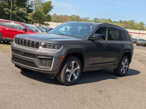 New 2026 Jeep Grand Cherokee Limited AWD/4WD image 7