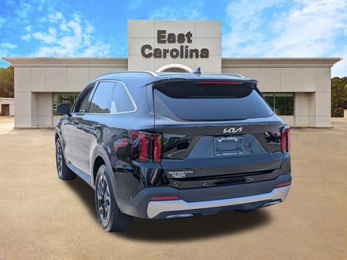 Used 2025 Kia Sorento S FWD image 5