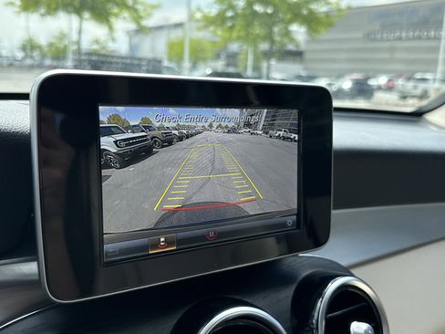 Used 2019 Mercedes-Benz GLC 300 4MATIC image 21