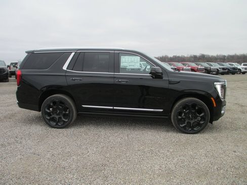 New 2026 GMC Yukon Denali w/ Denali Reserve Package image 3