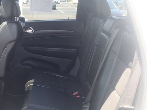 Used 2020 Jeep Grand Cherokee Altitude AWD/4WD image 28