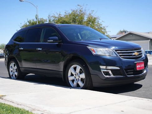 Used 2017 Chevrolet Traverse LT w/ Style and Technology Package FWD image 18