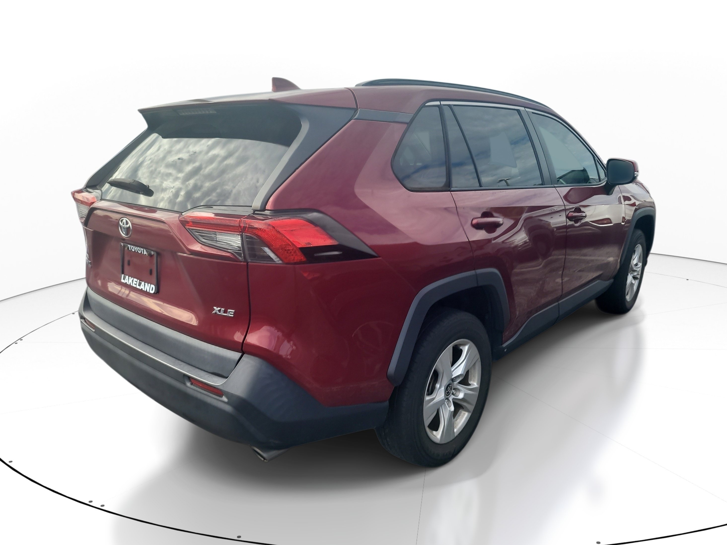 Used 2021 Toyota RAV4 XLE w/ Convenience Package FWD image 7