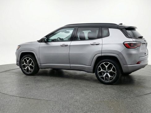 Used 2025 Jeep Compass Limited AWD/4WD image 6
