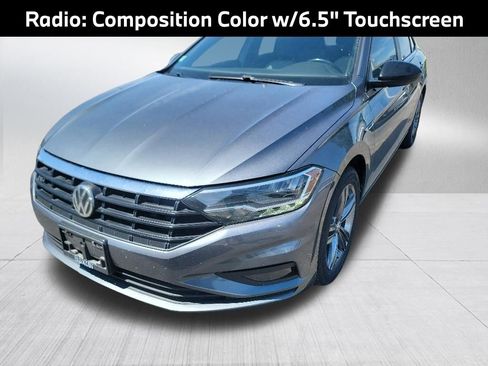 Used 2019 Volkswagen Jetta R-Line FWD image 3