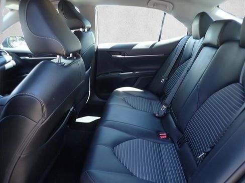 Used 2020 Toyota Camry SE FWD image 8