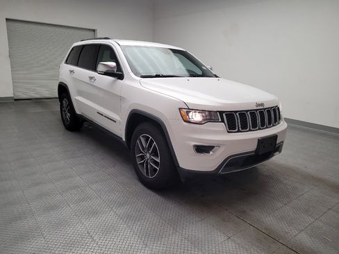 Used 2017 Jeep Grand Cherokee Limited image 13