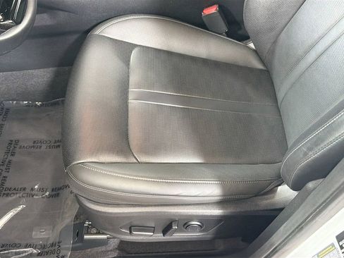 Used 2025 Kia Sorento S AWD/4WD image 21