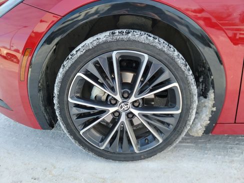 Used 2024 Toyota Prius XLE image 10