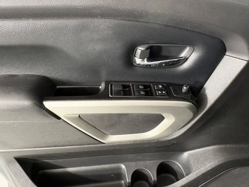 Used 2024 Nissan Titan SV AWD/4WD image 23