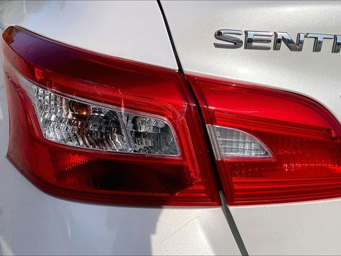 Used 2018 Nissan Sentra SV w/ Premium Package (P01) FWD image 29