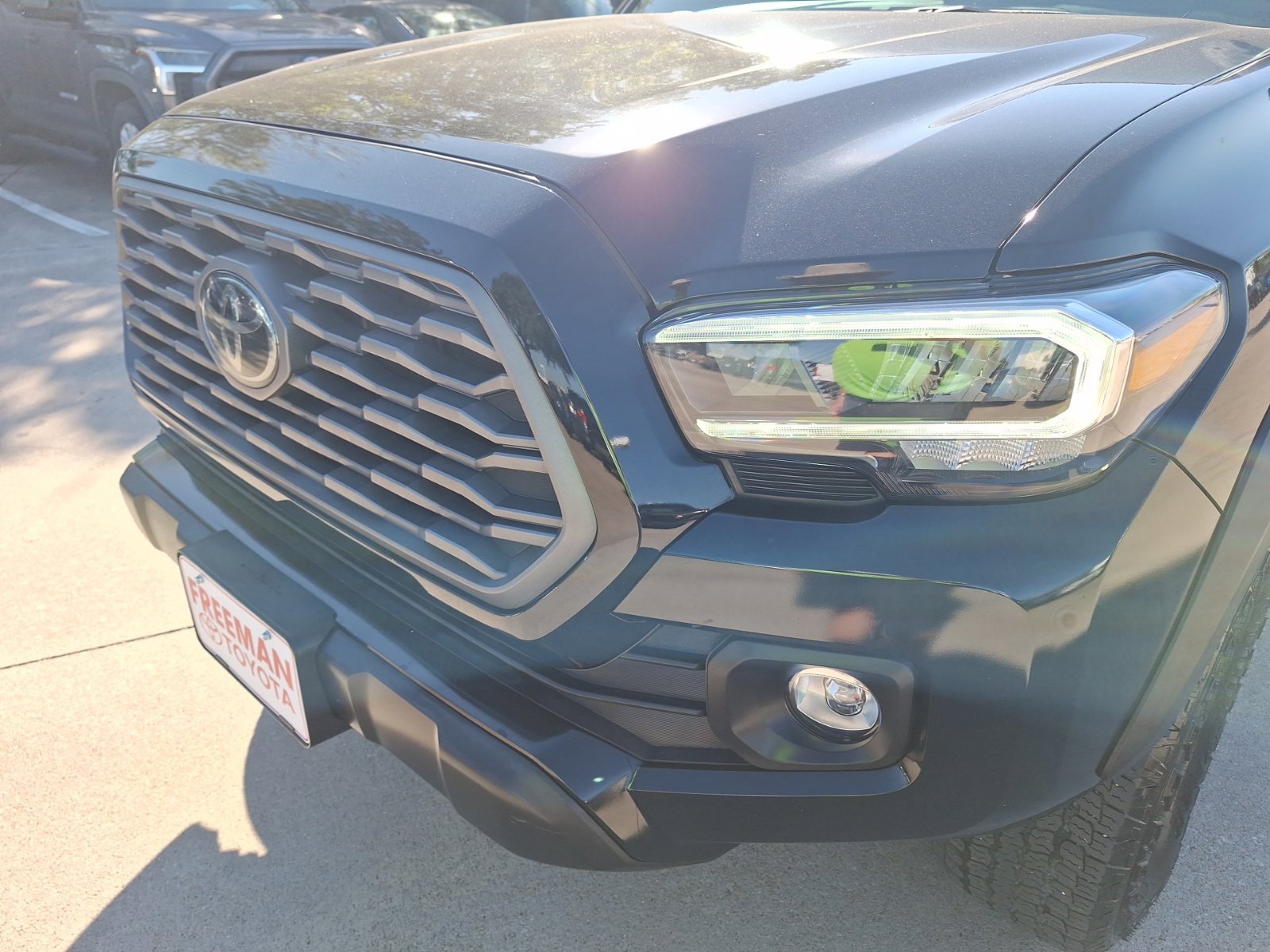 Used 2023 Toyota Tacoma TRD Off-Road w/ Technology Package AWD/4WD image 10