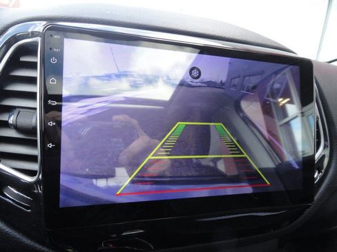 Used 2018 Jeep Compass Limited w/ Navigation Group image 18