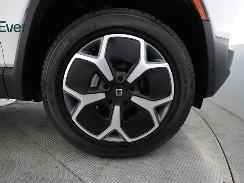 Used 2024 Rivian R1S Adventure AWD/4WD image 20