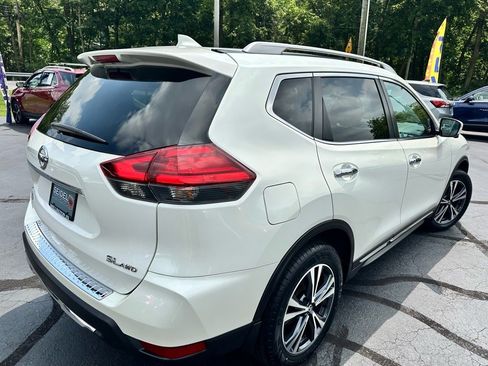 Used 2017 Nissan Rogue SL image 6