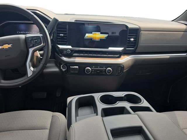 Used 2026 Chevrolet Silverado 2500 LT AWD/4WD image 12