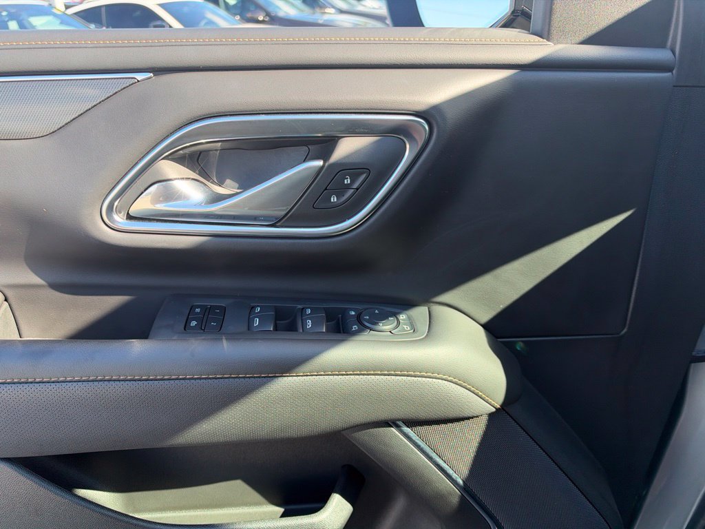 Used 2024 GMC Yukon AT4 w/ AT4 Premium Plus Package AWD/4WD image 14