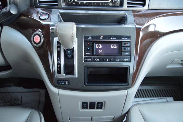 Used 2015 Nissan Quest SV w/ Leather Package FWD image 25