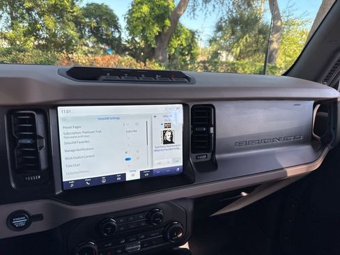 Used 2022 Ford Bronco Wildtrak image 39