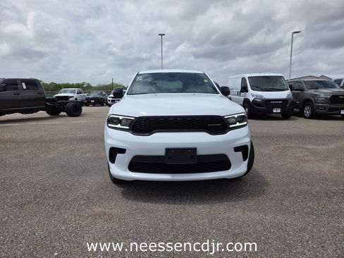 Used 2023 Dodge Durango GT image 2