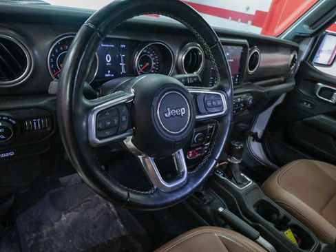 Used 2022 Jeep Gladiator Rubicon w/ Cold Weather Group AWD/4WD image 12