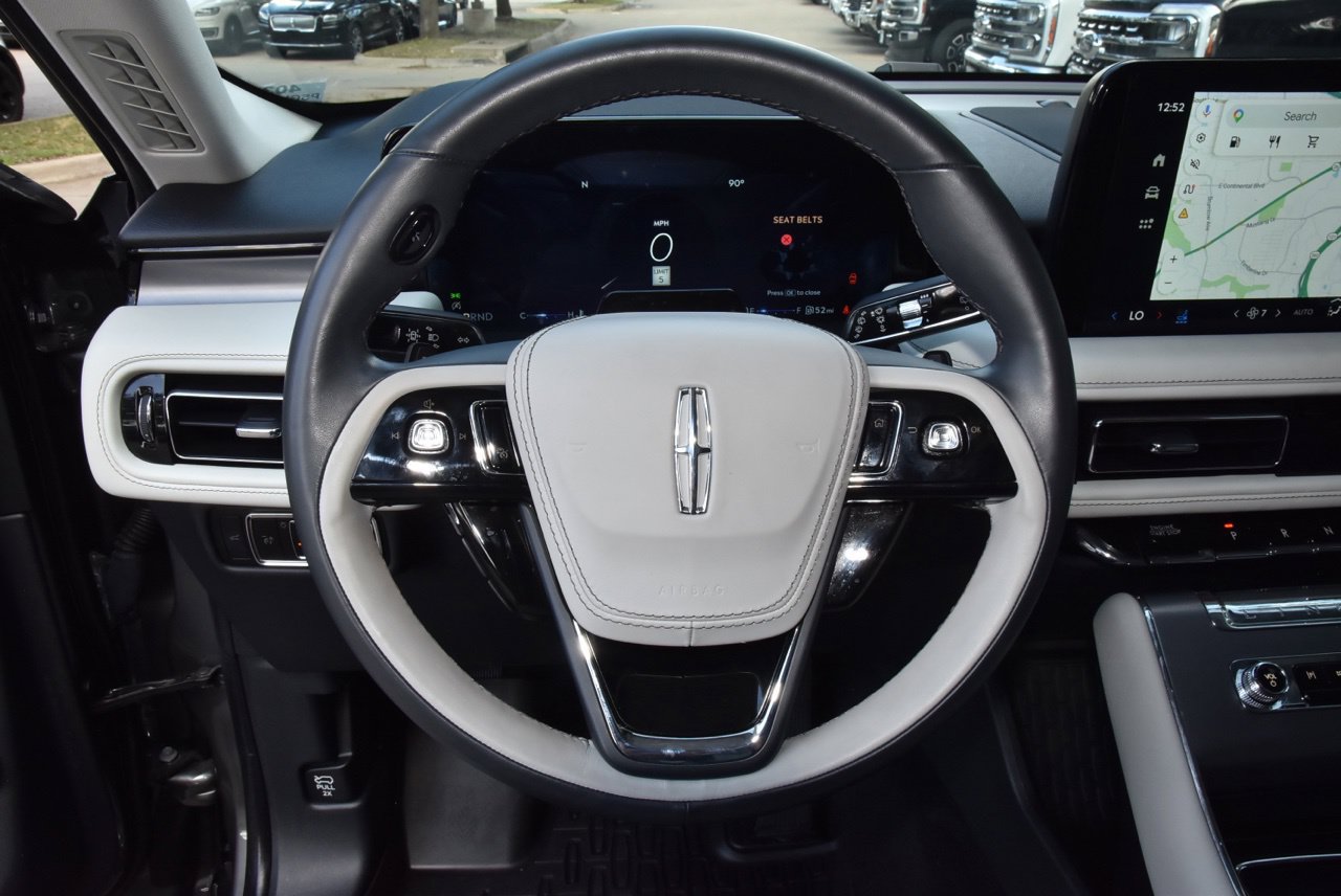 Certified 2025 Lincoln Aviator 2WD w/ Jet Appearance Package image 23