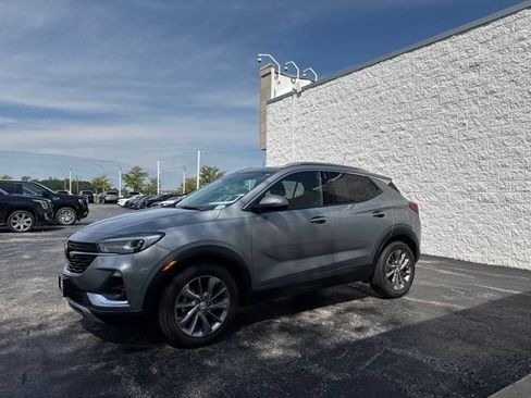 Used 2023 Buick Encore GX Essence w/ Experience Buick Package FWD image 3