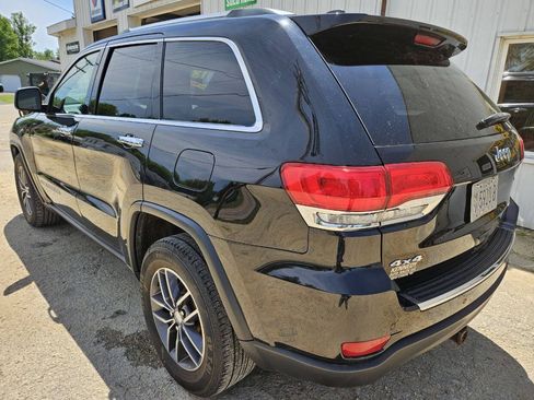 Used 2018 Jeep Grand Cherokee Limited AWD/4WD image 9