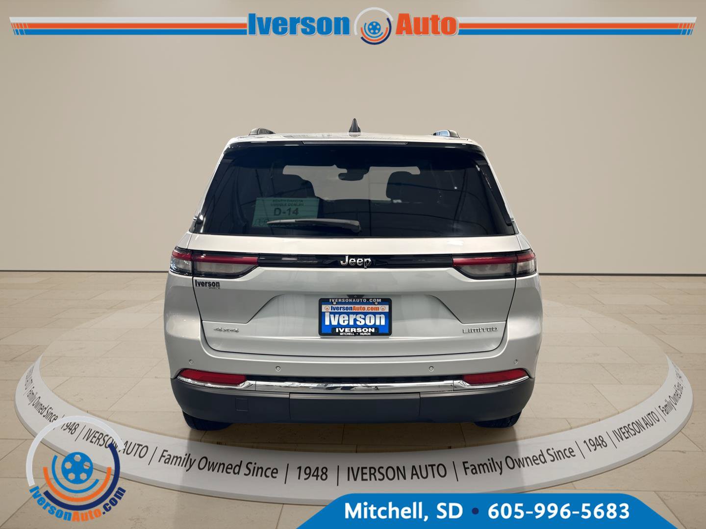 Used 2024 Jeep Grand Cherokee Limited AWD/4WD image 11