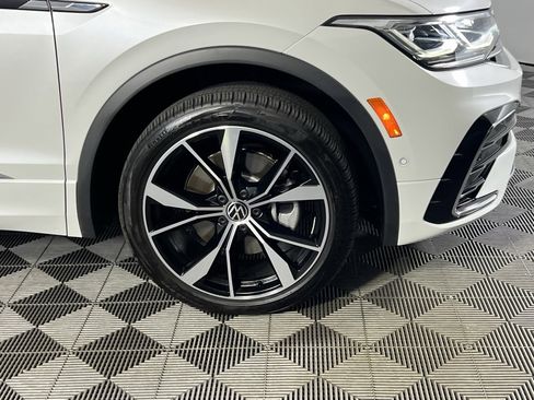 Used 2022 Volkswagen Tiguan SEL R-Line image 12