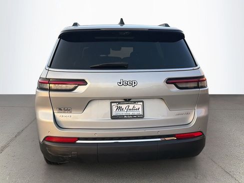 Used 2024 Jeep Grand Cherokee L Limited w/ Luxury Tech Group II image 5