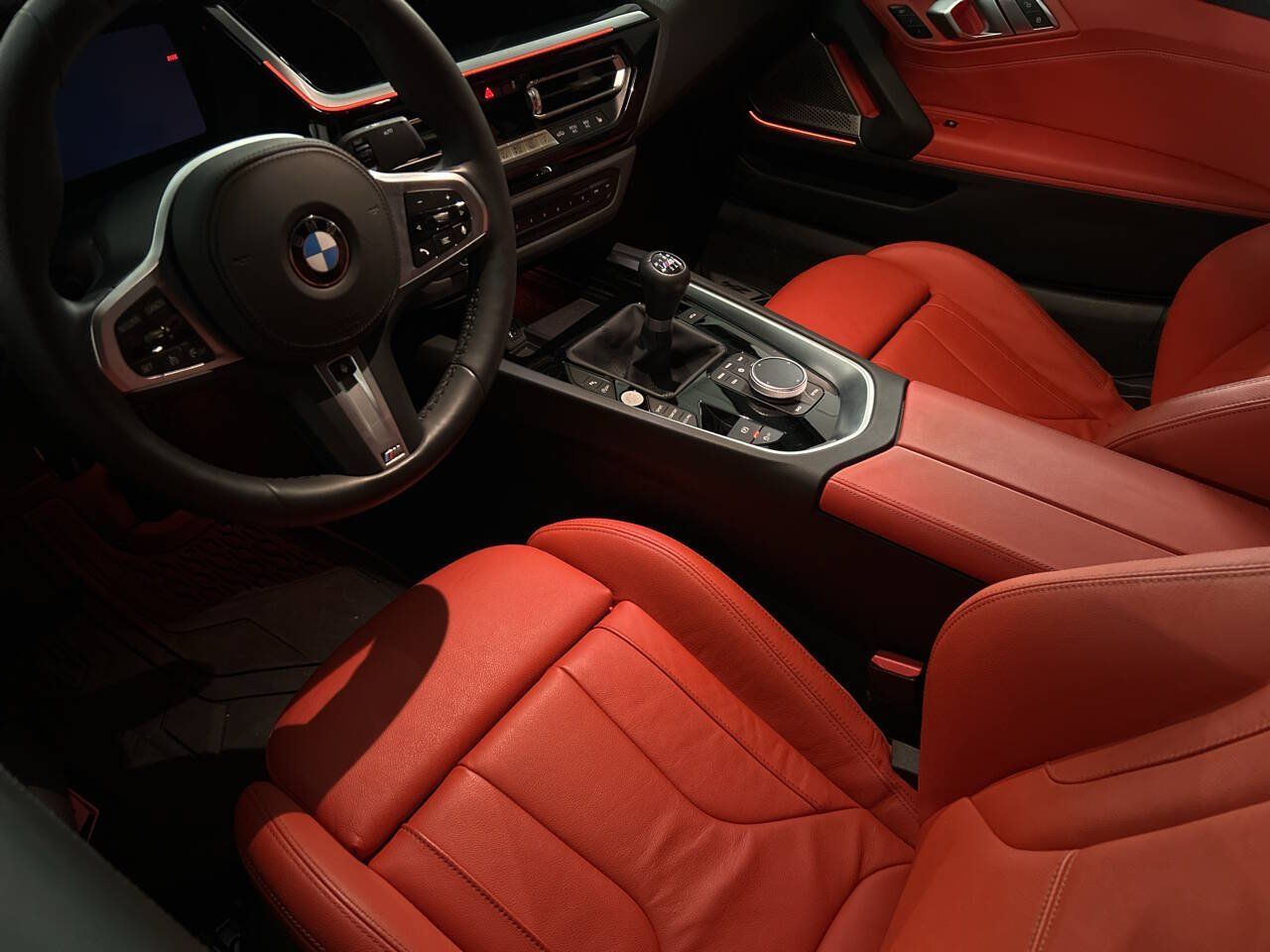 Used 2025 BMW Z4 M40i w/ Edition RWD image 5