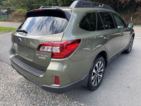 Used 2016 Subaru Outback 2.5i Limited AWD/4WD image 3