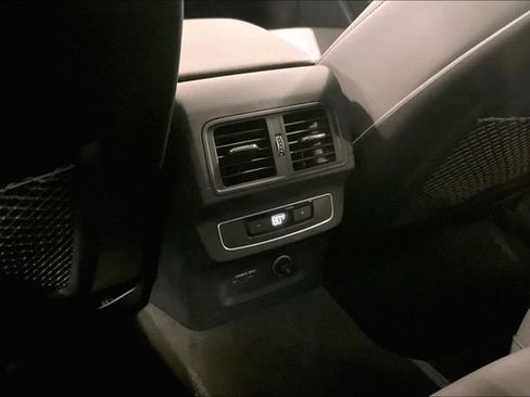 Used 2024 Audi Q5 2.0T Premium image 34