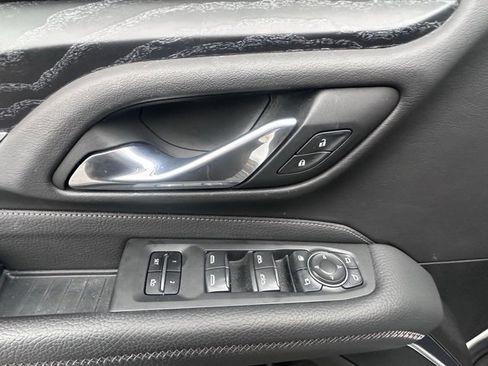 Used 2021 GMC Yukon Denali w/ Denali Premium Package image 10