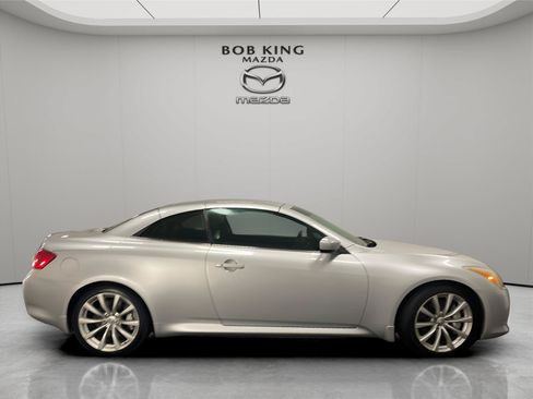 Used 2010 INFINITI G37 Convertible w/ Premium Pkg RWD image 6