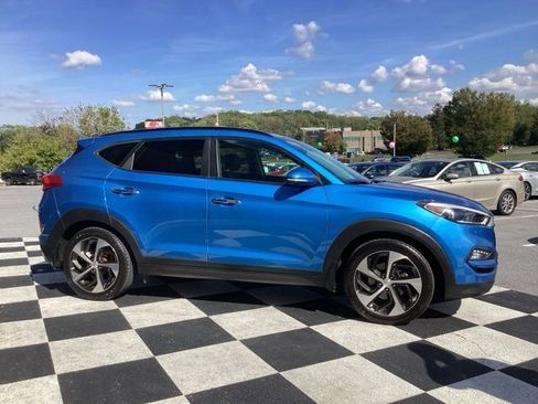 Used 2023 Nissan Frontier SV image 33