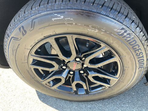 New 2026 GMC Sierra 1500 Elevation image 17