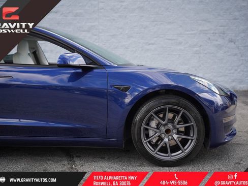 Used 2021 Tesla Model 3 Standard Range Plus image 17