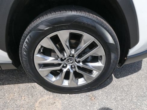 Used 2019 Toyota RAV4 Limited w/ Advanced Technology Package AWD/4WD image 33