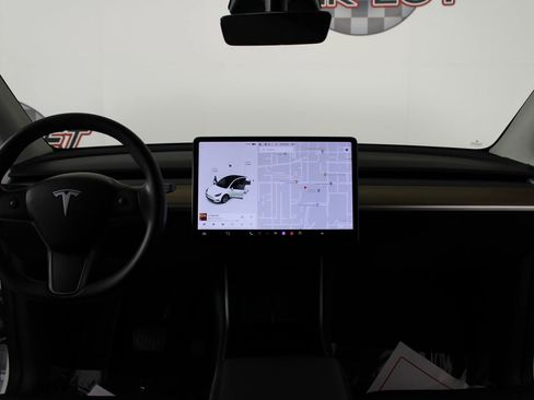 Used 2020 Tesla Model Y Long Range image 11