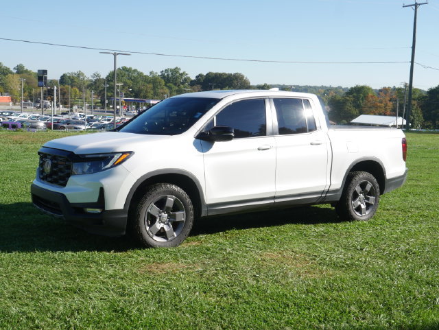 Used 2024 Honda Ridgeline TrailSport image 3