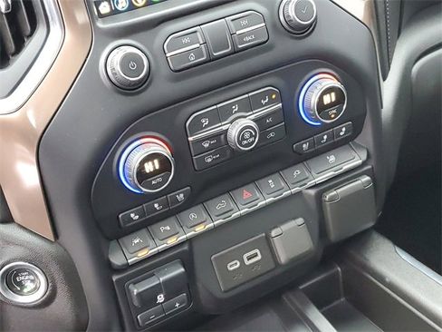 Used 2020 Chevrolet Silverado 1500 High Country w/ Technology Package image 21