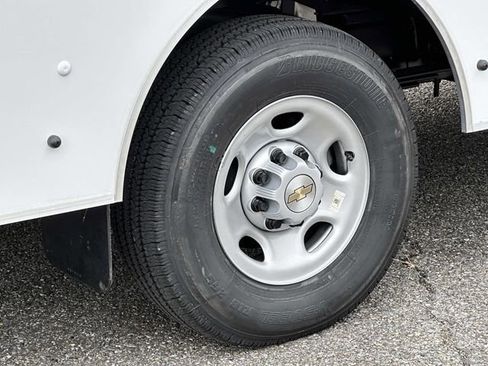 New 2026 Chevrolet Express 3500 w/ Power Convenience Package image 32