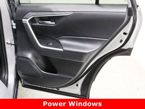 Used 2024 Toyota RAV4 XLE image 33