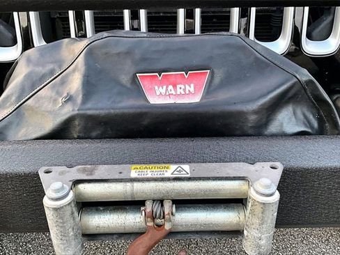 Used 2016 Jeep Wrangler Sahara w/ Connectivity Group image 23